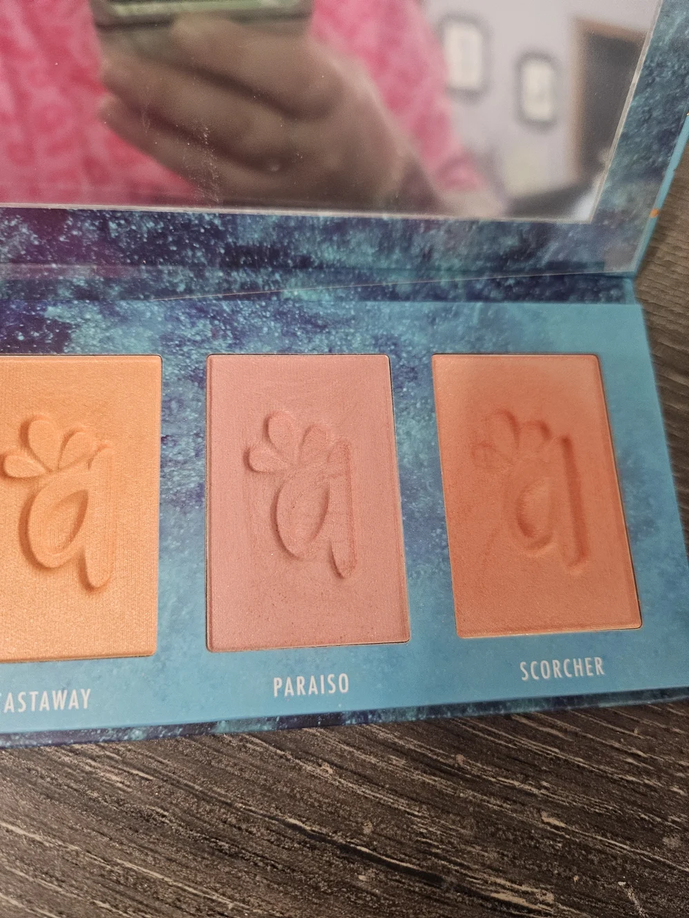 Alamar Blush Palette in Teal and Gold Accent Design